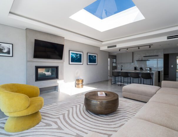 Lounge and kitchen